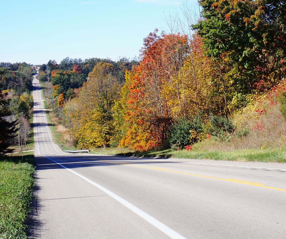 The Breezeway (Route C-48) is a beautiful scenic drive that winds through rolling hills, farm lands, and small towns.