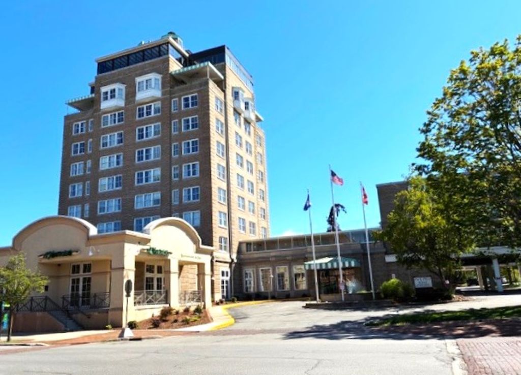 The Park Place Hotel is a great place to stay in Traverse City.  It's within easy walking distance of the downtown attractions.