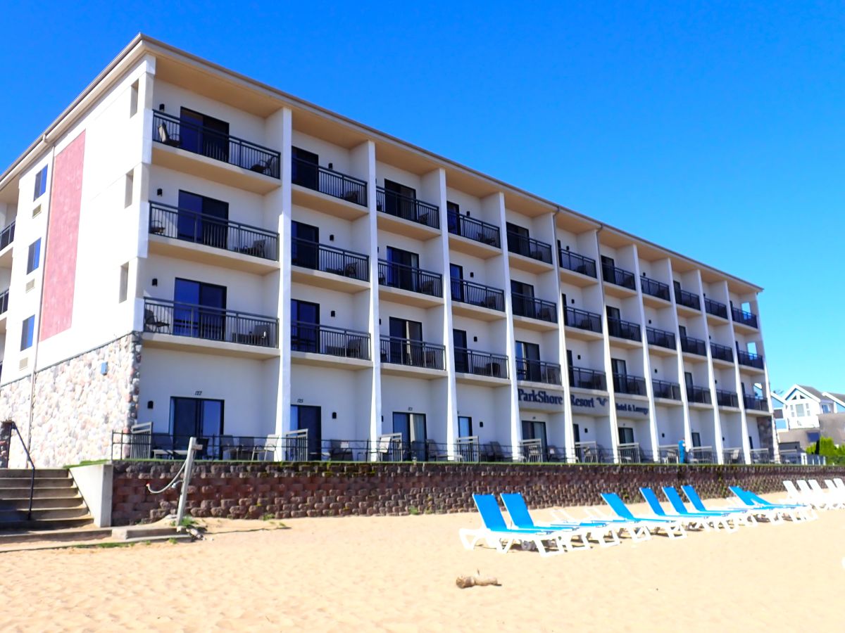 The beachfront Parkshore Resort is a great family-friendly place to stay in Traverse City.