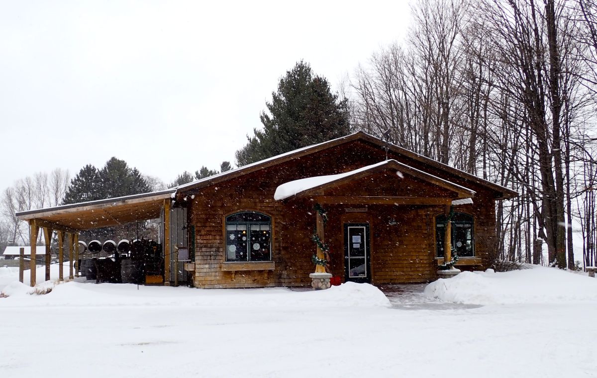 Chateau Fontaine is a family-owned winery along the Leelanau Peninsula Wine Trail that specializes in Pinot Gris and Riesling.