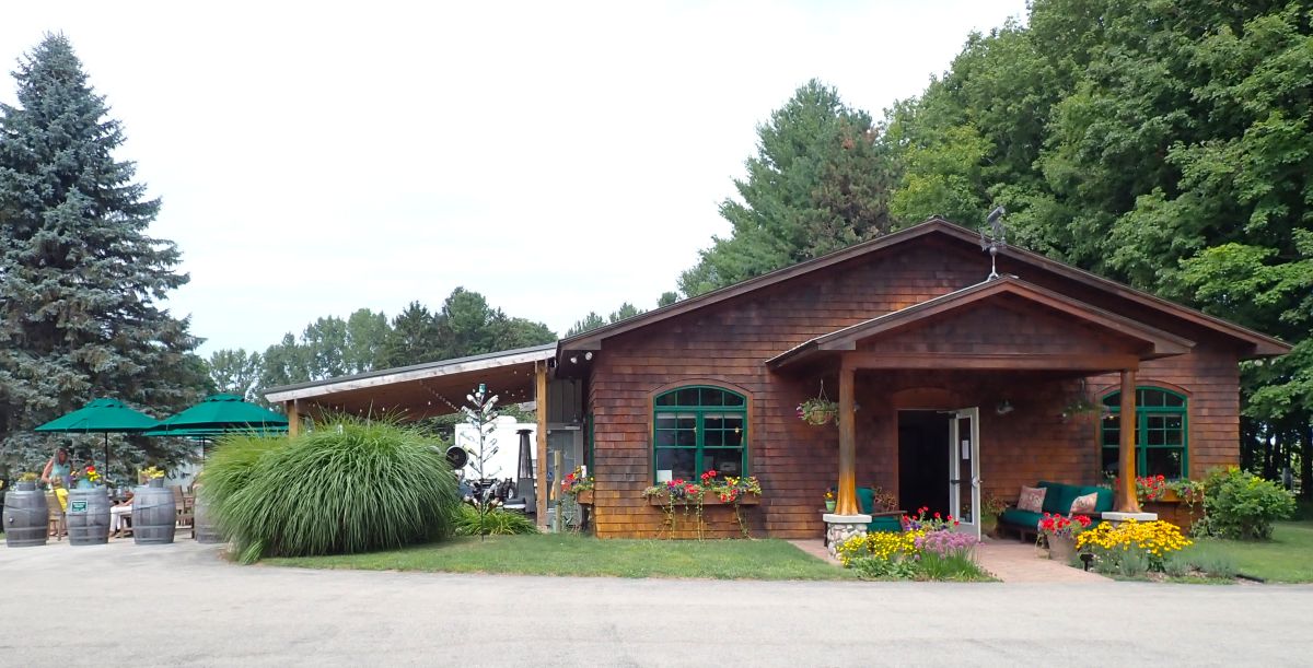 Chateau Fontaine is a family-owned winery along the Leelanau Peninsula Wine Trail that specializes in Pinot Gris and Riesling.