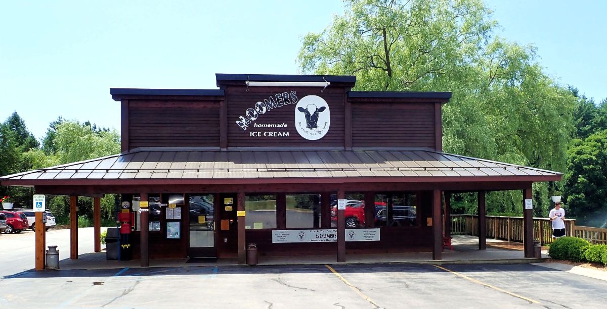 Moomers Ice Cream Shop in Traverse City is a great place for families to visit during the fall.